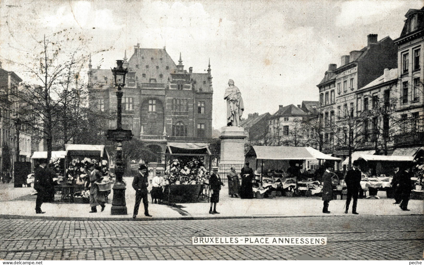 N°105534 -cpa Bruxelles -place Anneessens - Marché- - Markets