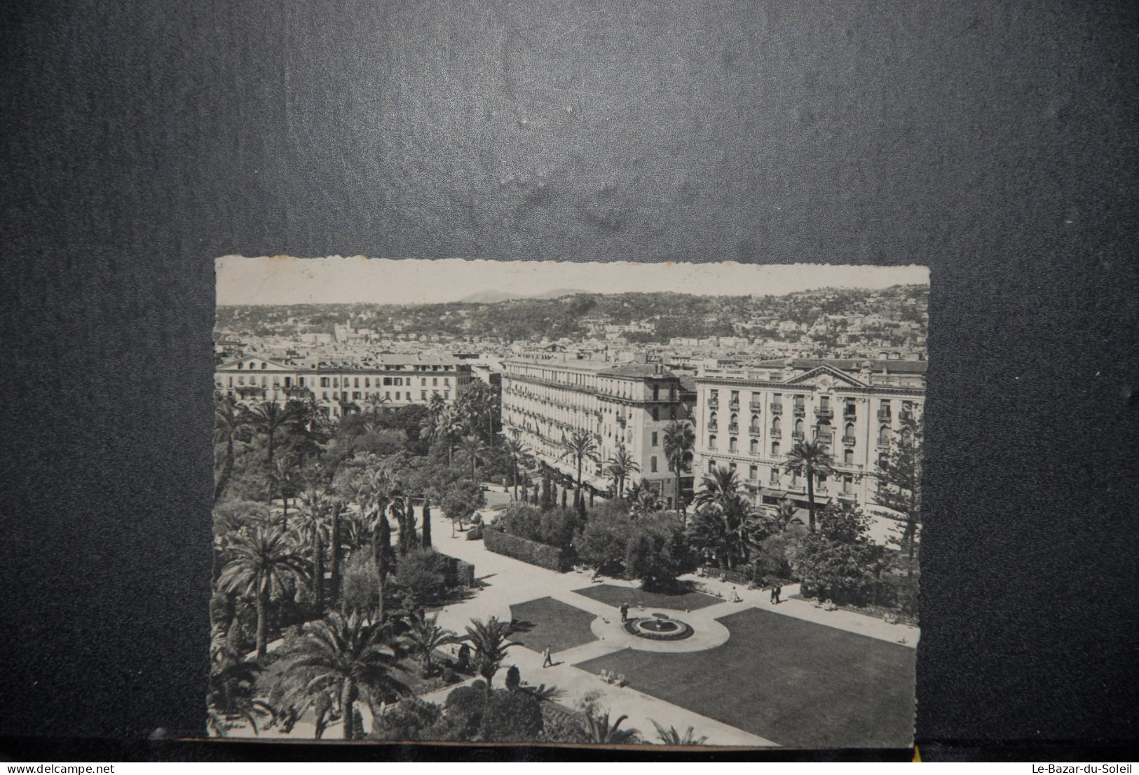 CP, 06 - NICE - Les Jardins Albert Ier - L'Hôtel D'Angleterre Et Le Plazza - Parks, Gärten