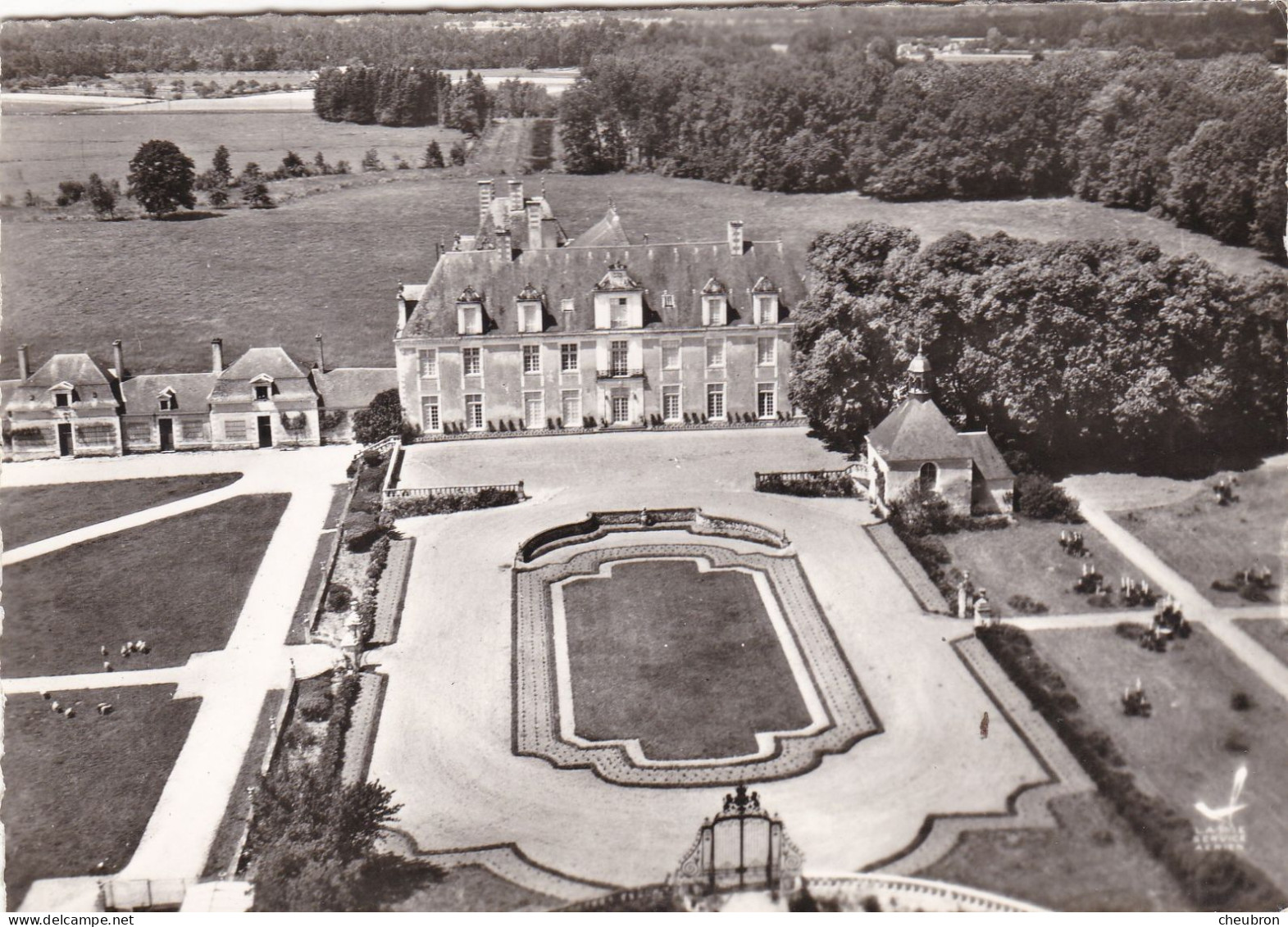 37. CLERE LES PINS.  VUE AERIENNE. CHATEAU DE CHAMPCHEVRIER . ANNEES 50 - Cléré-les-Pins