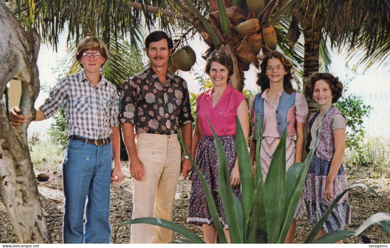 Bonaire-George And Joanne Cooper & Family/ Trans World Radio - Antique Postcard - Bonaire