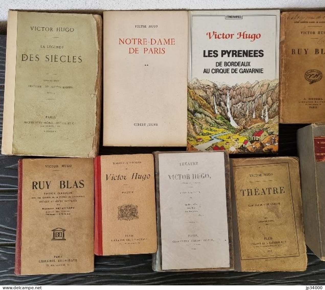 Victor Hugo. Lot de 17 livres. (Livres 19eme, 20 eme) reliés, brochés, cartonnés