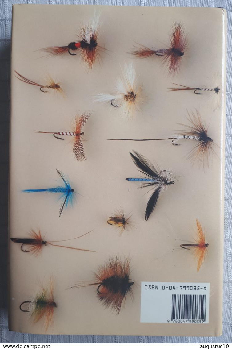 New Ill. DICTIONARY OF TROUT FLIES : JOHN ROBERTS 226 P. /680 Grams 21/16/4 Cm HARDCOVER NEW - Vita Selvaggia