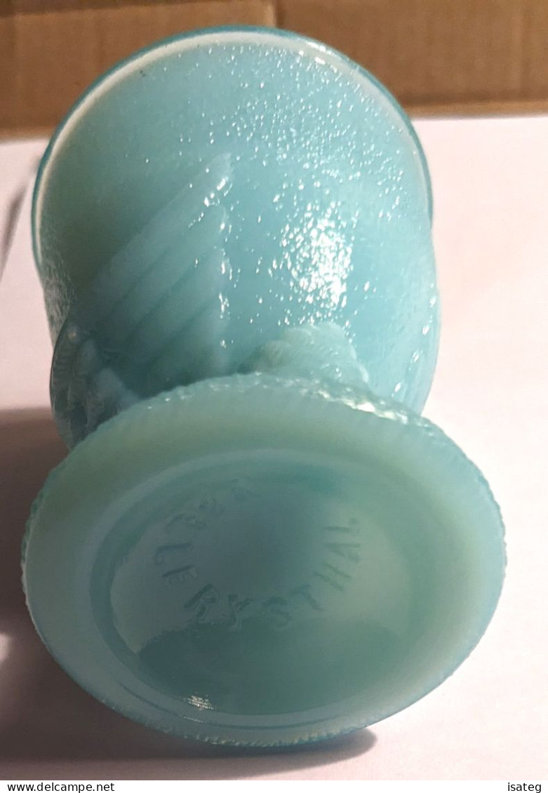 Coquetier Vintage Vallerysthal En Opaline Bleue - Egg Cups