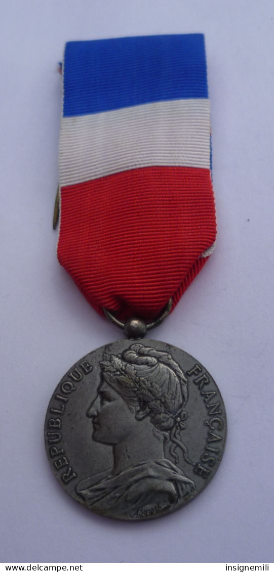 MEDAILLE DU TRAVAIL Attribuée En 1985 - Antes De 1871