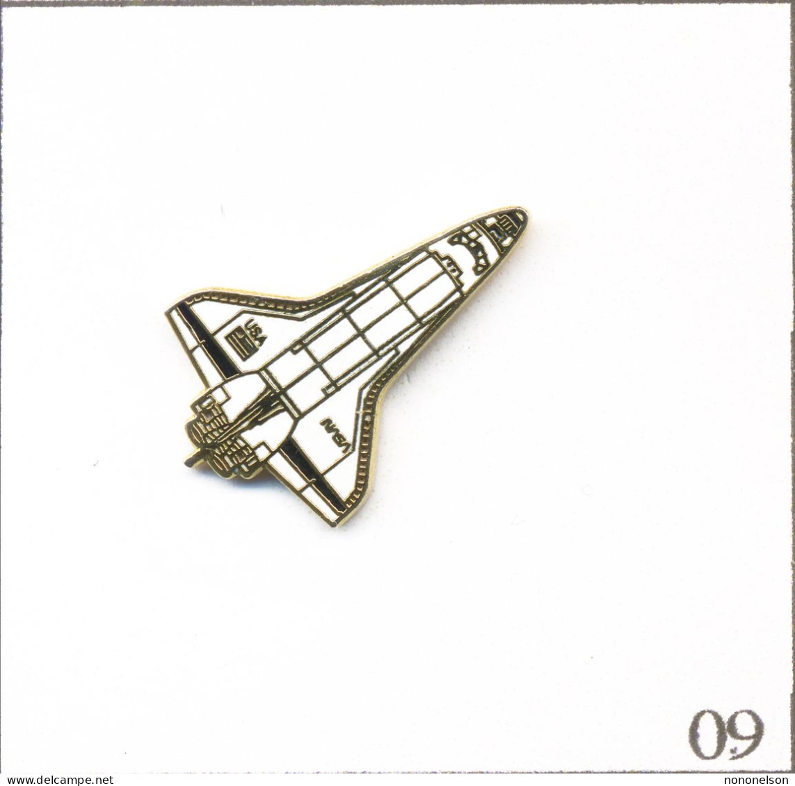 Pin's Espace - Navette Spatiale Américaine / Orbiteur “Discovery“. Non Estampillé. Zamac Fin. T974-09 - Space