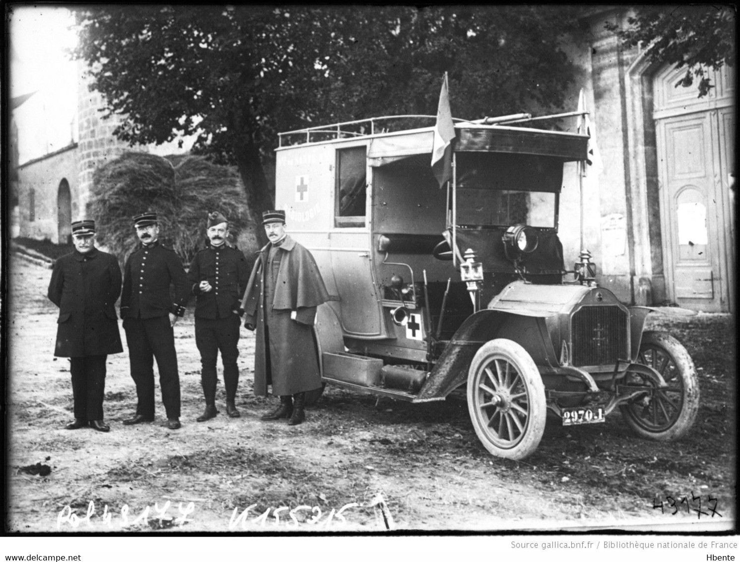 Voiture Radiologique Massiot équipée Pour La Radiologie, Service De Santé Militaire De L'armée - Petite Curie (Photo) - Auto's