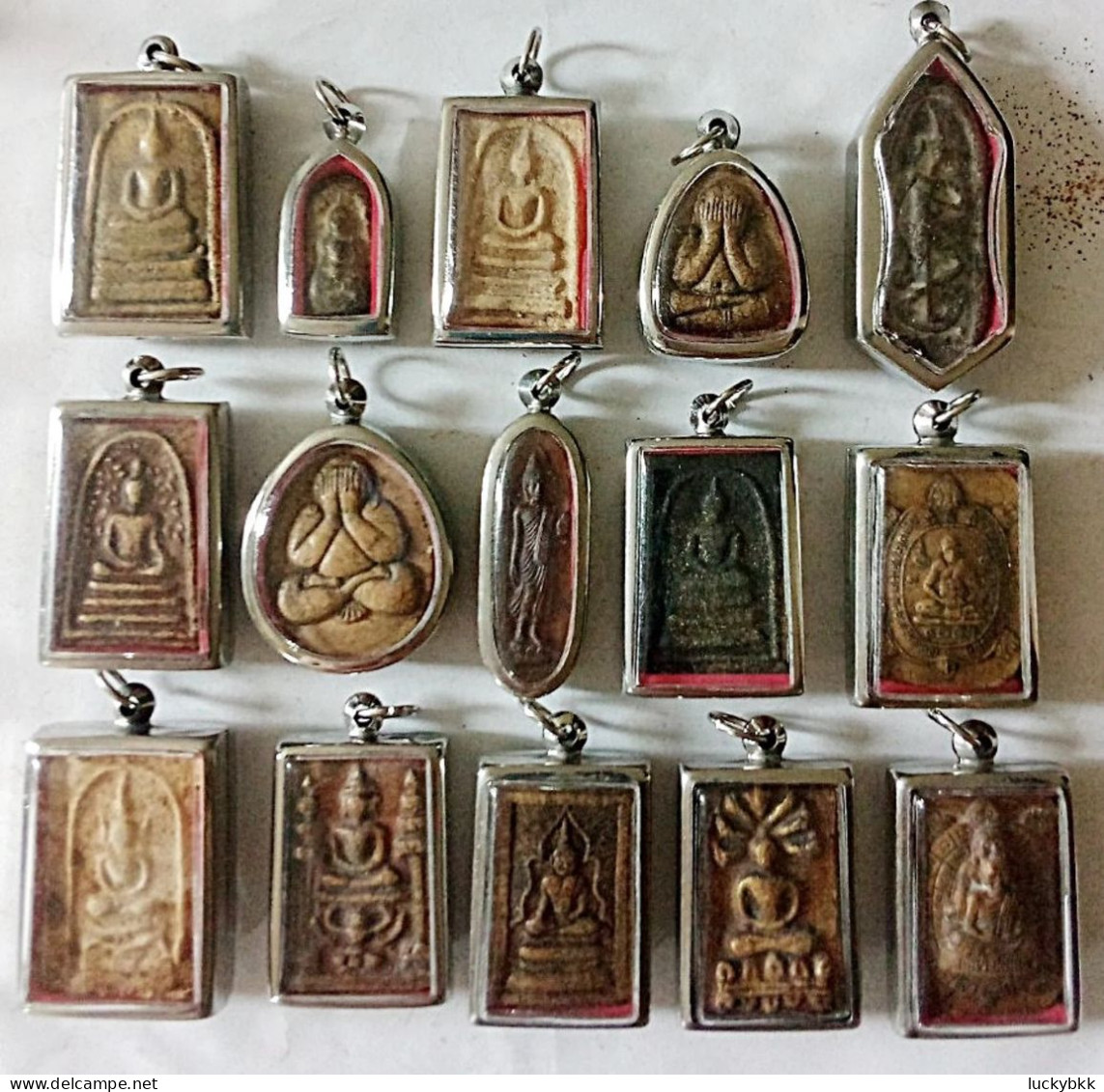 SET OF 15 THAI BUDDHIST BLESSED MEDALLION CLAY AMULETS - Pays