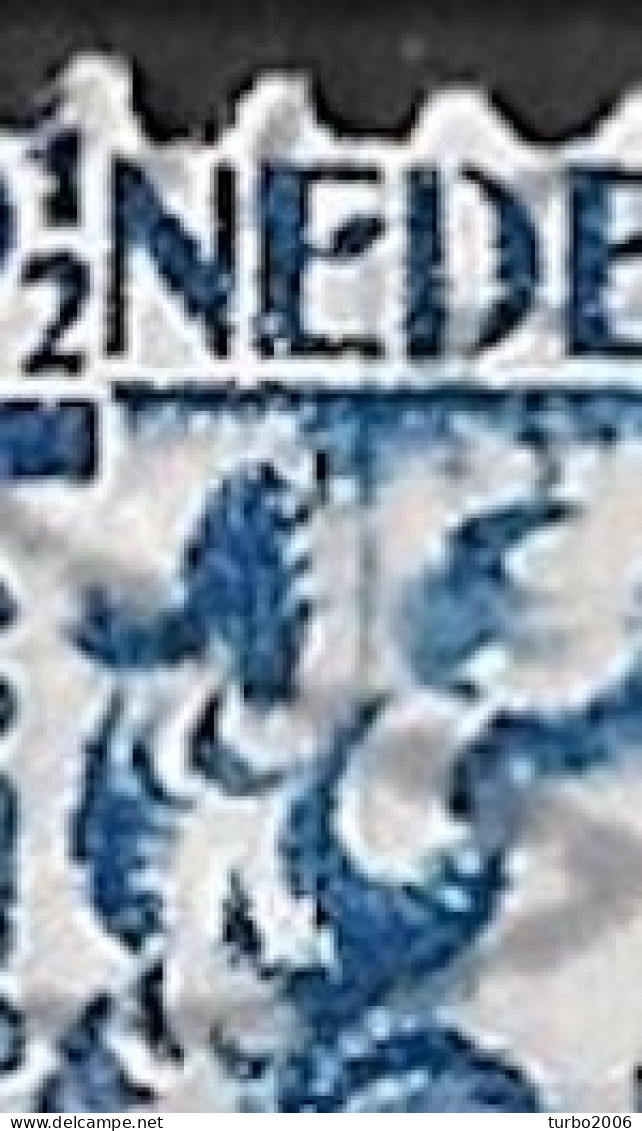 Plaatfout Verticale Kras In Het Haar Onder De E Van NEderland In 1928 Kinderzegels 12½ + 3½ Ct Blauw NVPH 223 A PM 8 - Errors & Oddities