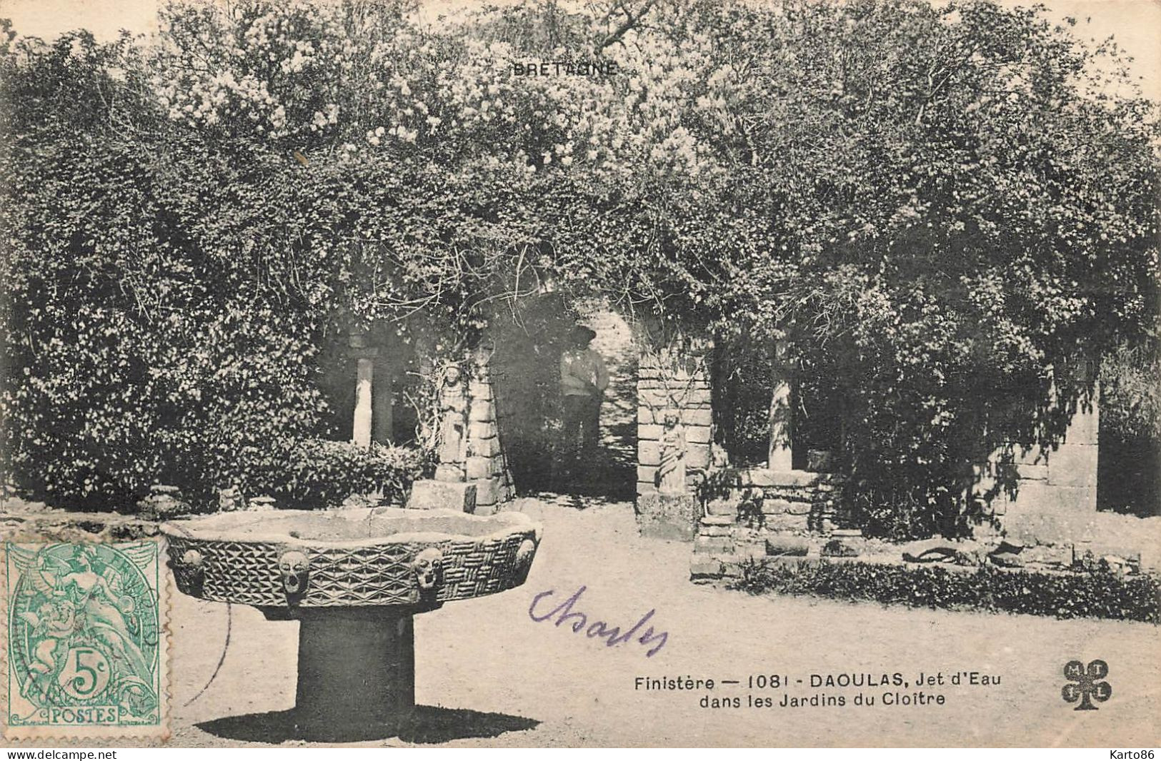 Daoulas * Le Jet D'eau Dans Les Jardins Du Cloître - Daoulas