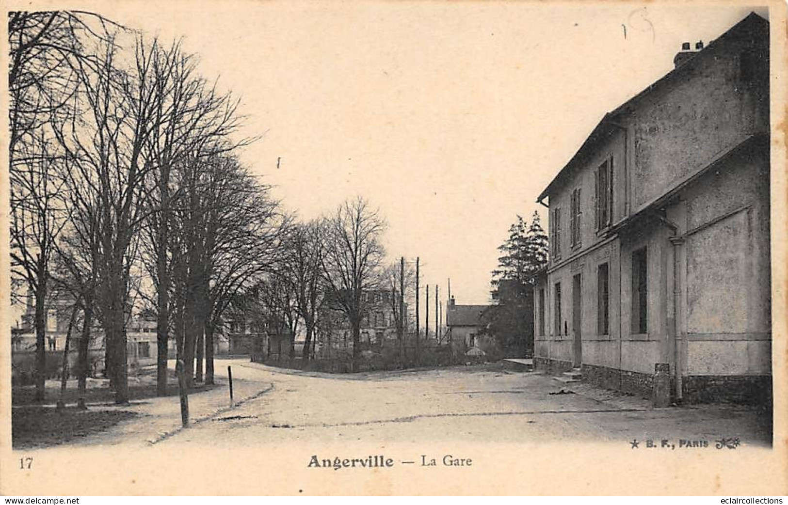 Angerville          91         Evtérieur De La Gare             (voir Scan) - Angerville