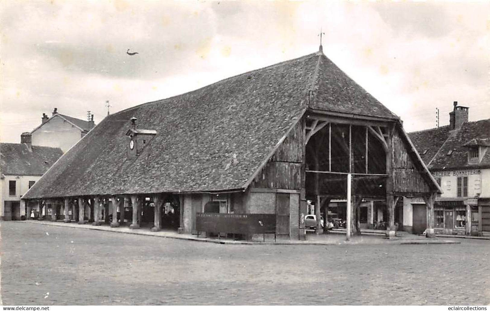 Arpajon           91        Les Halles.  -  1  -               (voir Scan) - Arpajon