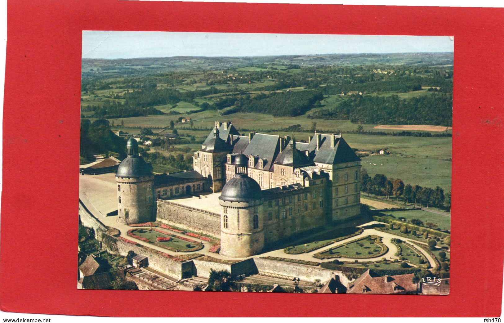 24----HAUTEFORT--vu Du Ciel XVè Et XVIIè S.--vue D'ensemble La Chapelle Et Façade Est---voir 2 Scans - Hautefort