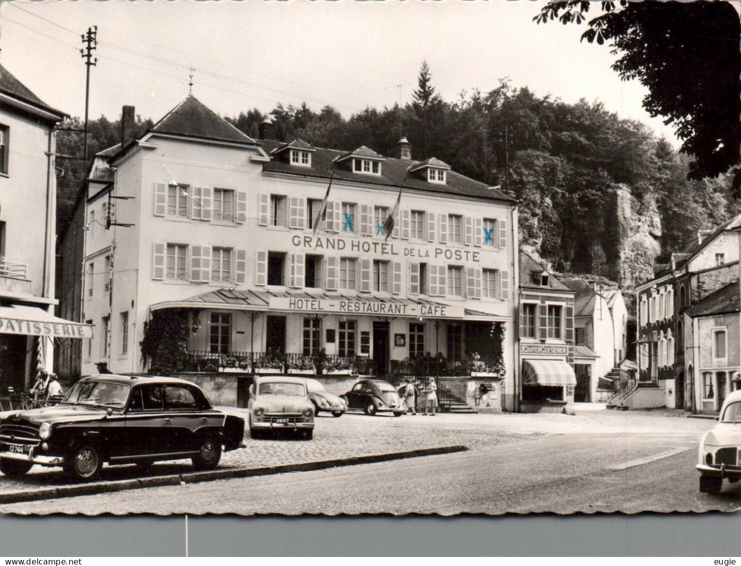 2126/ Grand Hotel De La Poste, Lareochette, Oude Auto's - Larochette