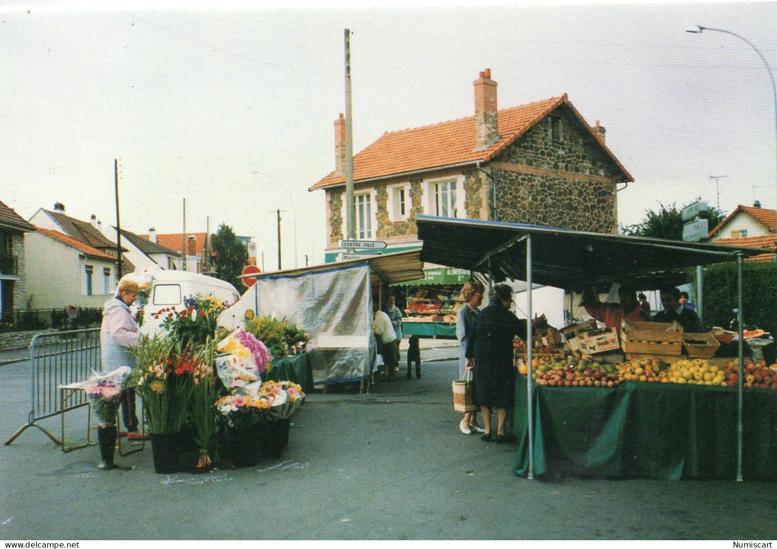 Chevilly-Larue Animée Marché Place De La Libération Fleuriste - Chevilly Larue