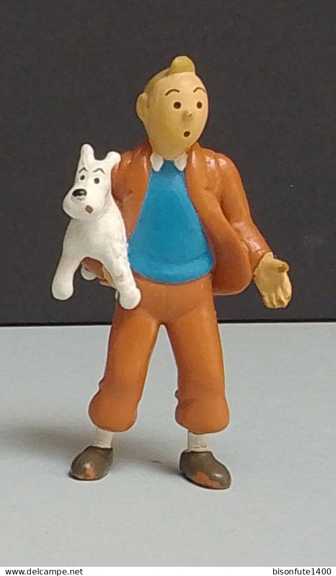 Tintin : Figurine TINTIN Tenant Milou Dans Son Bras PLASTOY De 1994 En Plastique Souple - H. 80mm ( Voir Photos ). - Tim & Struppi