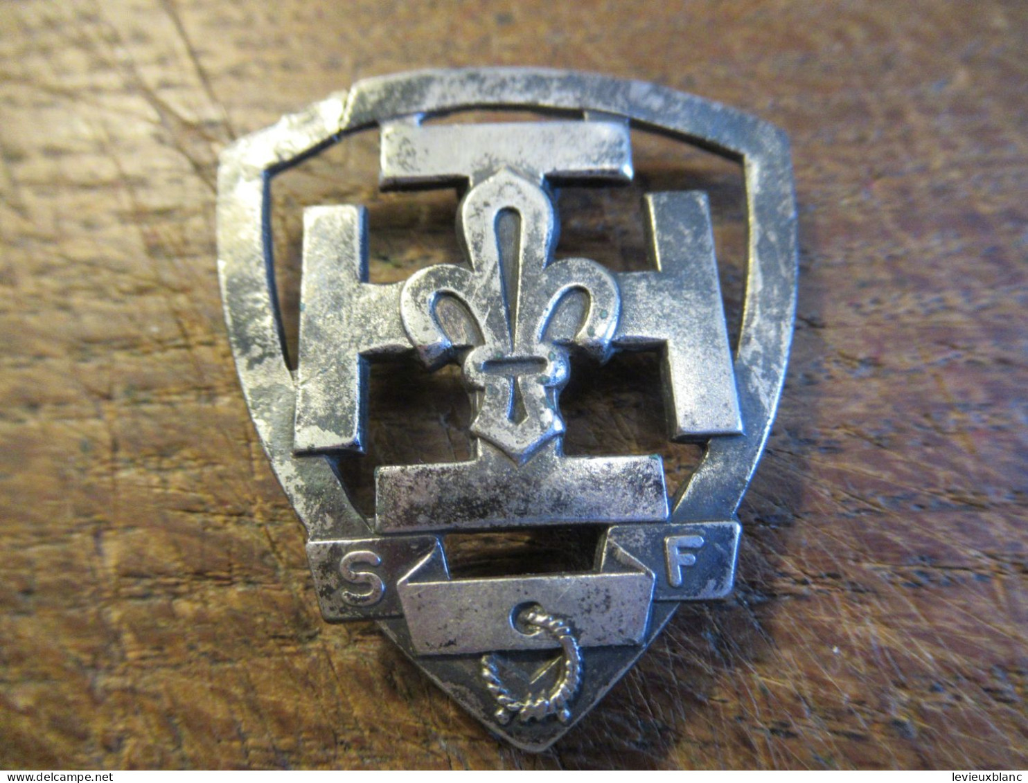 Insigne Ancien / CROIX SCOUTE /Scout De France / ( S F) /  Vers 1955-1960       INS134 - Scouting