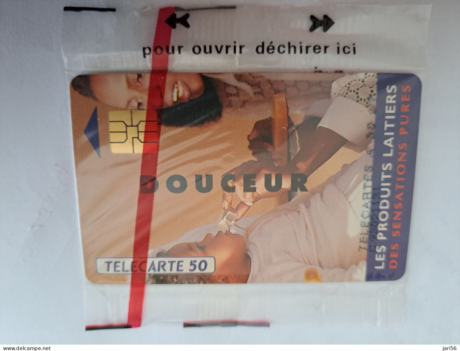 FRANCE/FRANKRIJK   CHIPCARD   50 UNITS / DOUCEUR   MINT IN WRAPPER     WITH CHIP     ** 14109** - Mobicartes (GSM/SIM)