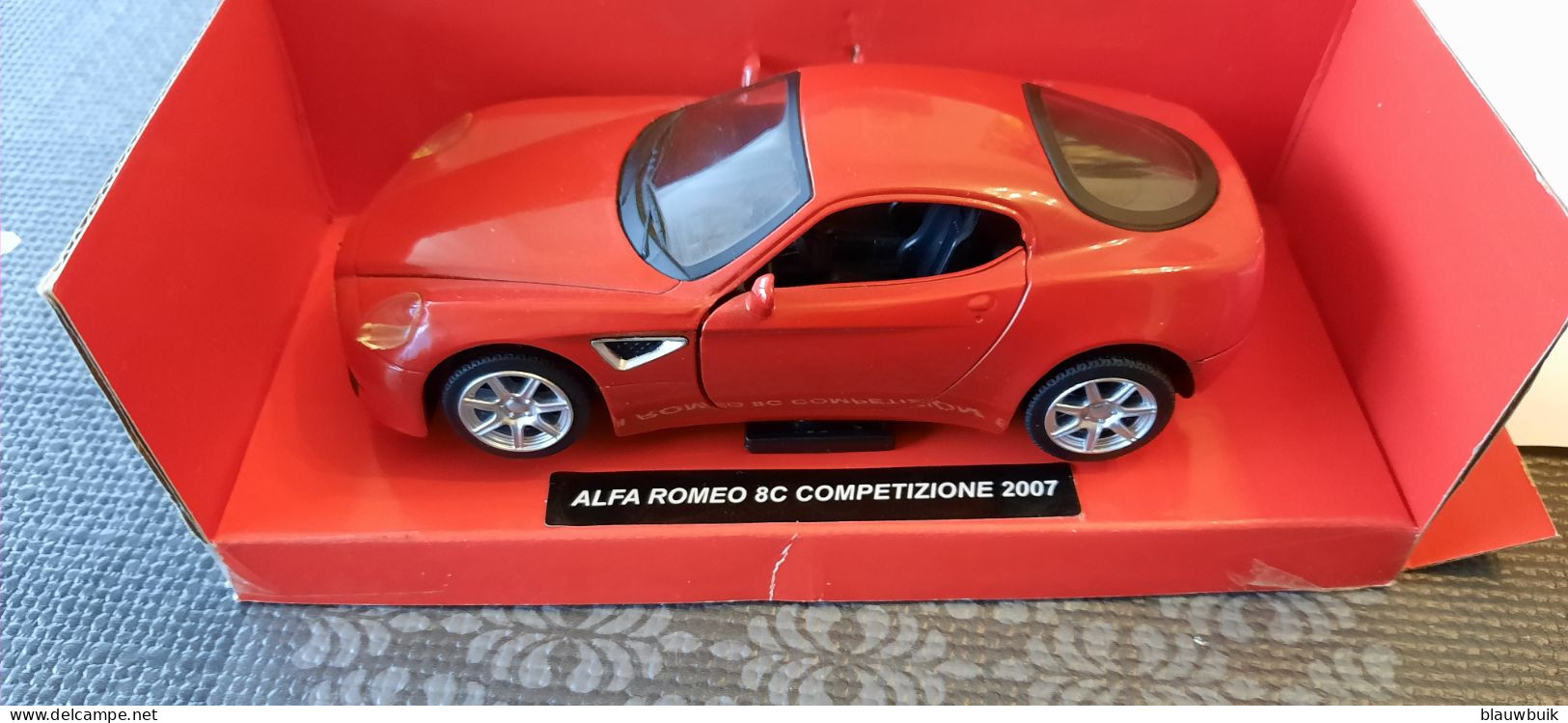 New Ray Alfa Romeo 8C COMPETIZIONE 2006 1/32