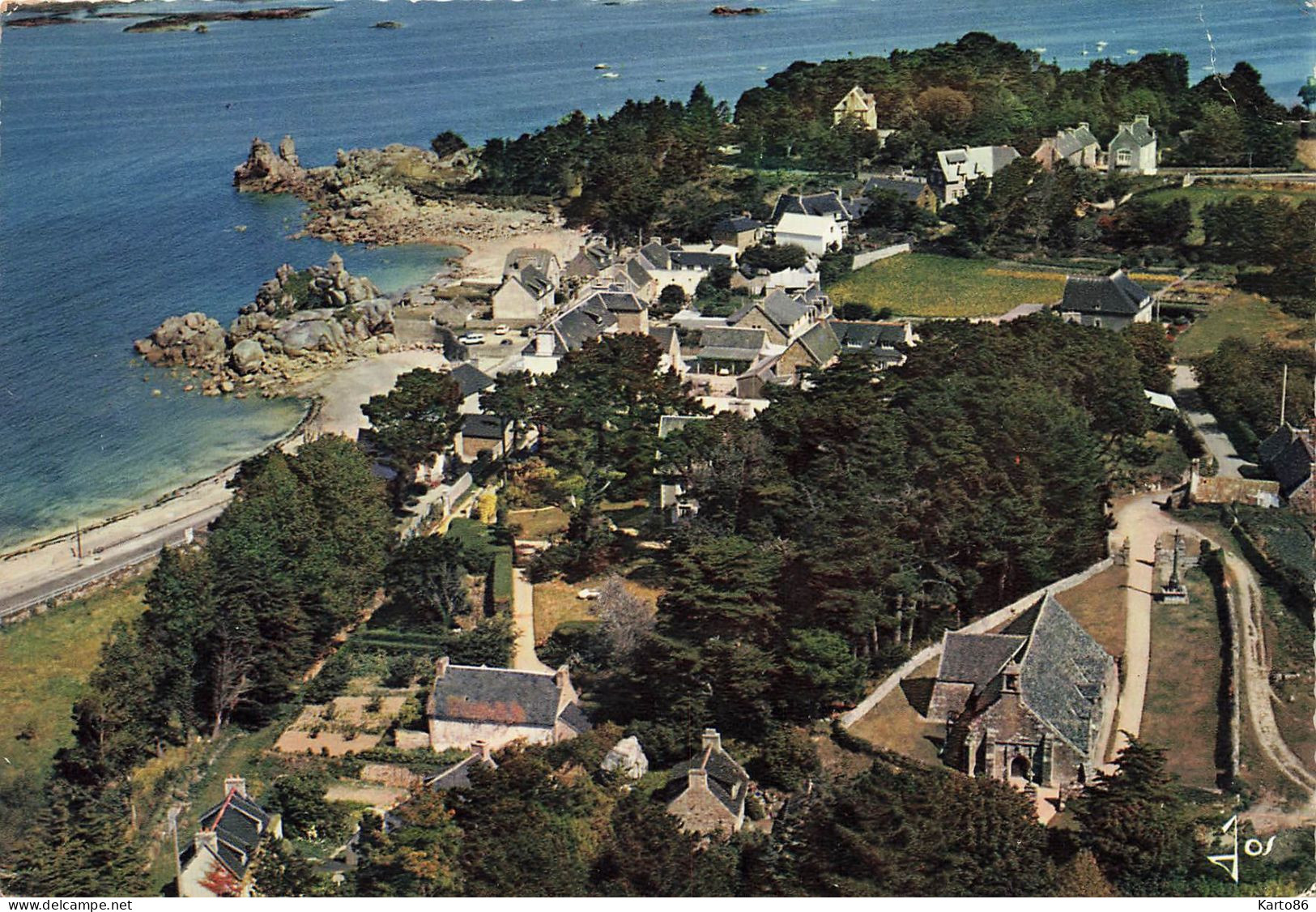 Port Blanc , Penvénan * Vue Générale Du Village , La Chapelle Et La Côte - Penvénan