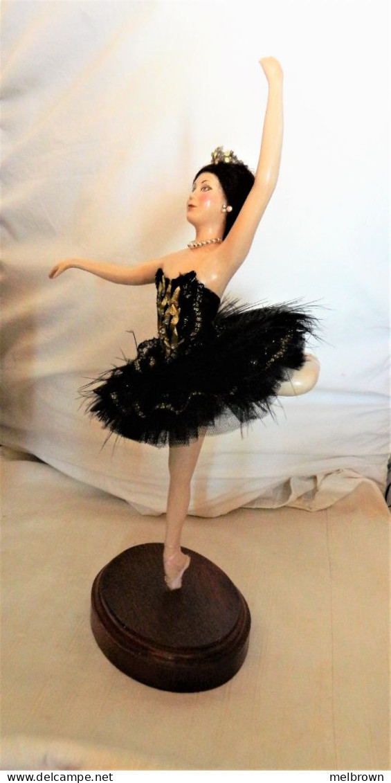 ODILE From SWAN LAKE Ballet. Hand Crafted And  Decorated Porcelain Collectible Figurine - 35.5 Cm - Otros & Sin Clasificación