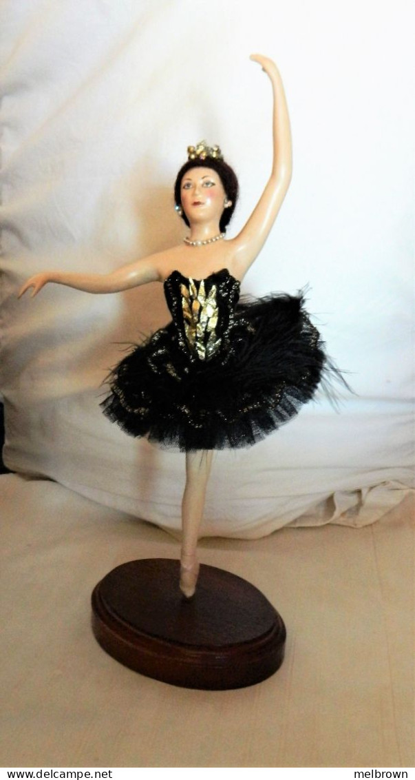 ODILE From SWAN LAKE Ballet. Hand Crafted And  Decorated Porcelain Collectible Figurine - 35.5 Cm - Otros & Sin Clasificación