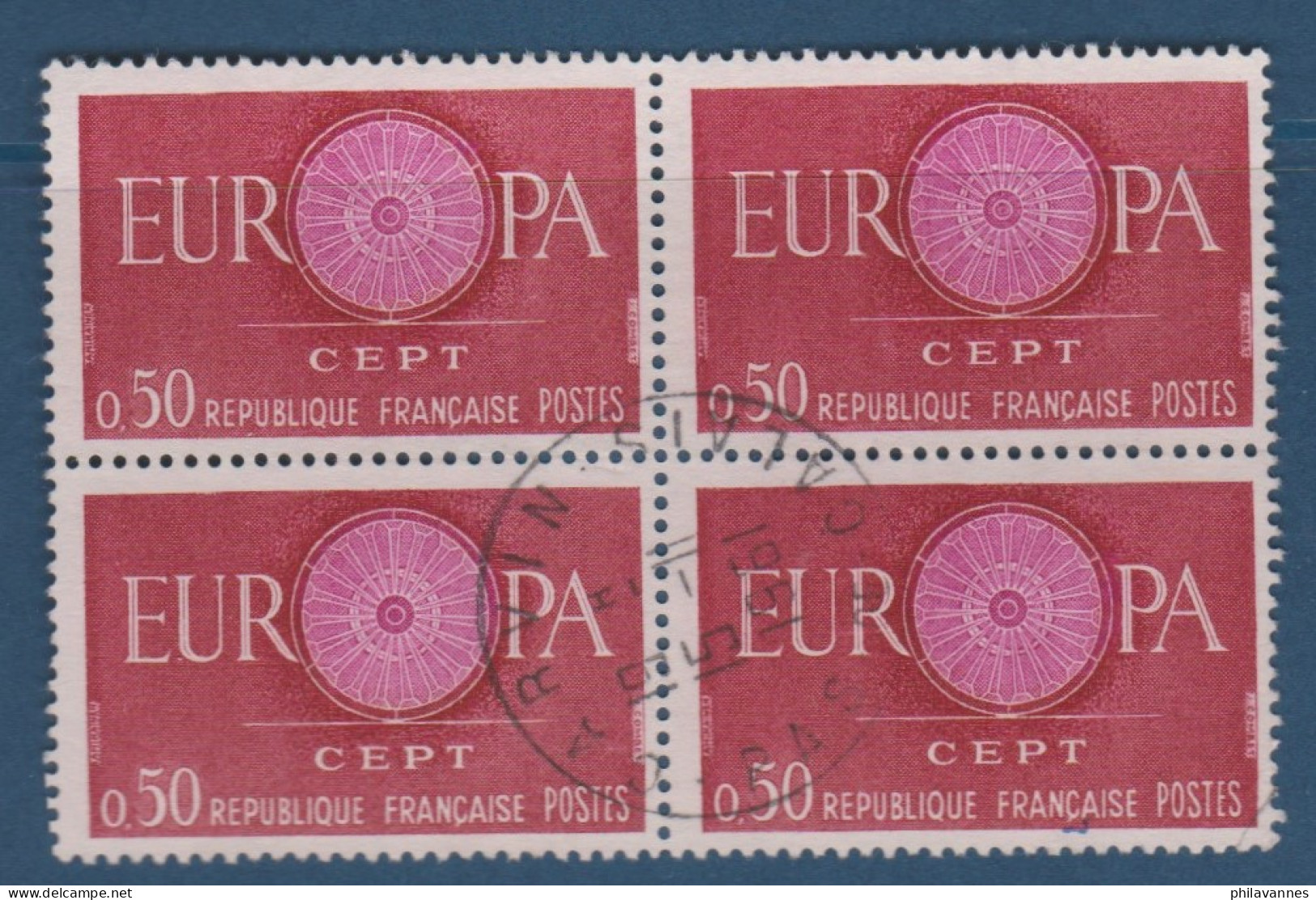 Europa, N° 1267, Bloc De 4, Petite Variété, Centre Rose ( V2307B/12.2) - Used Stamps