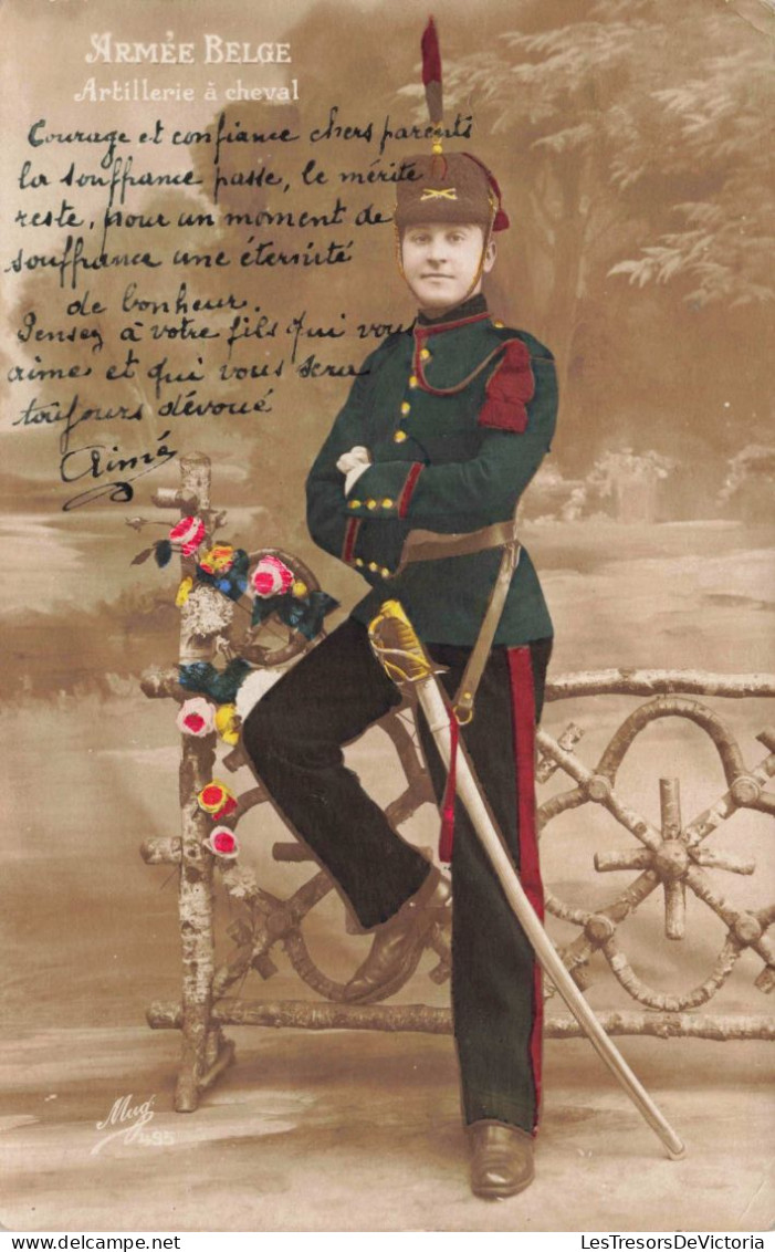 MILITARIA - Armée Belge - Artillerie à Cheval - Soldat  Près D'un Bouquet De Fleurs - Colorisé - Carte Postale Ancienne - Characters