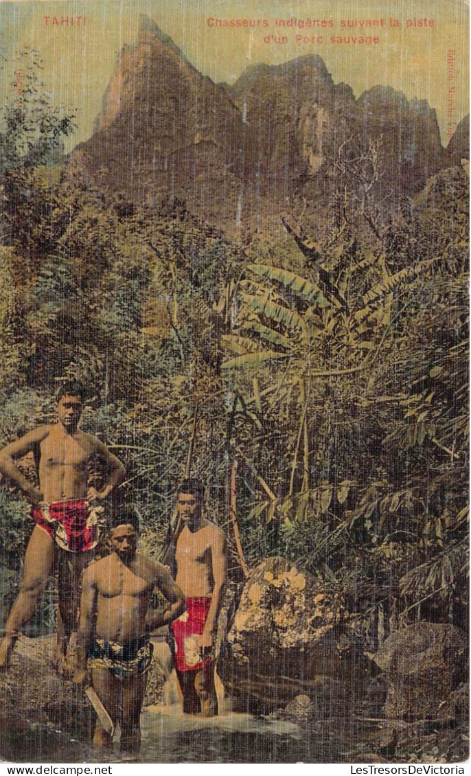 FRANCE - POLYNESIE FRANCAISE - TAHITI - Chasseurs Indigènes Suivant La Piste D'un Porc Sauvage - Carte Postale Ancienne - Polynésie Française