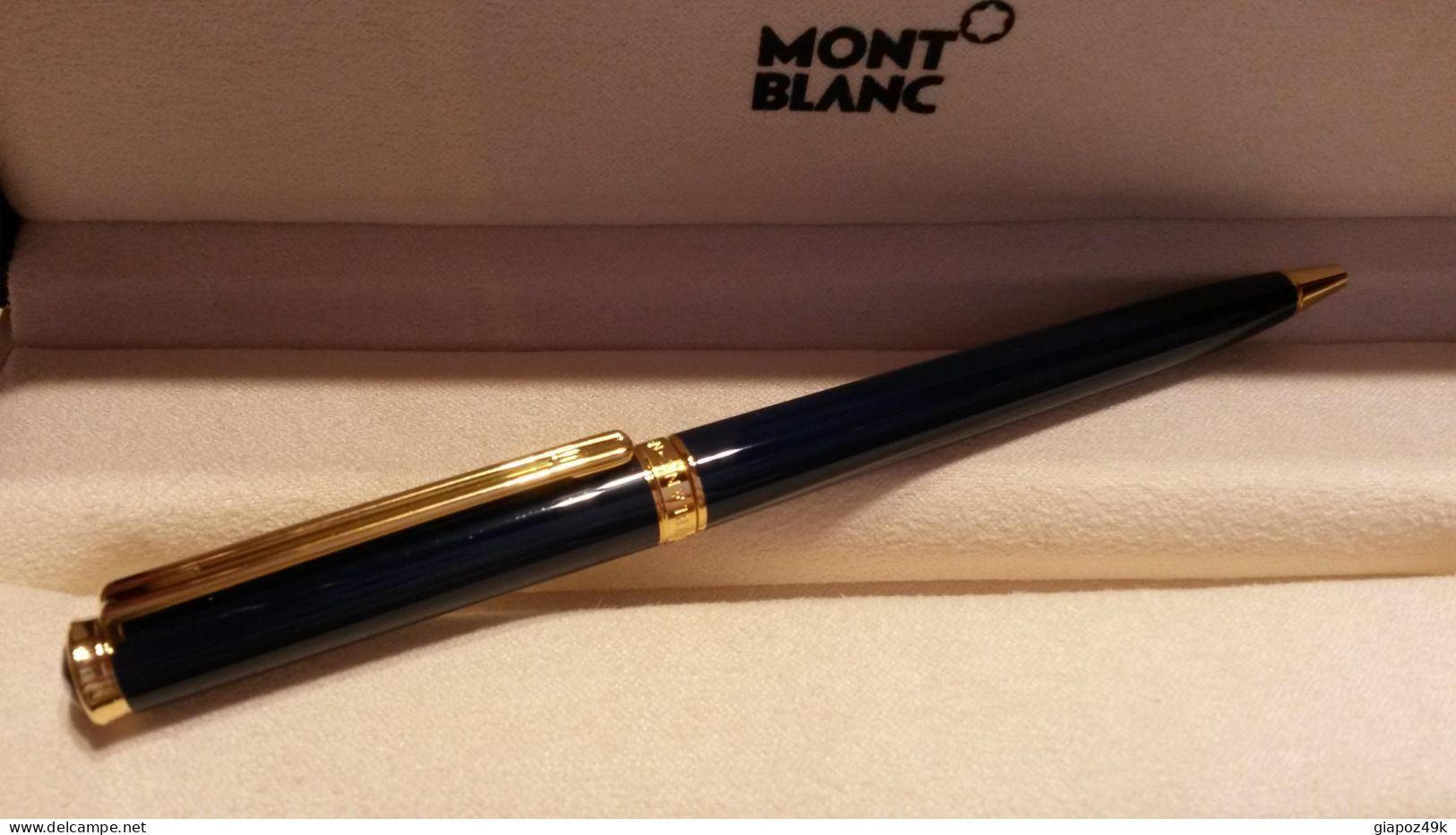 ● Penna a sfera Mont Blanc ● Noblesse Oblige ● confezione originale ● colore blu scuro ●