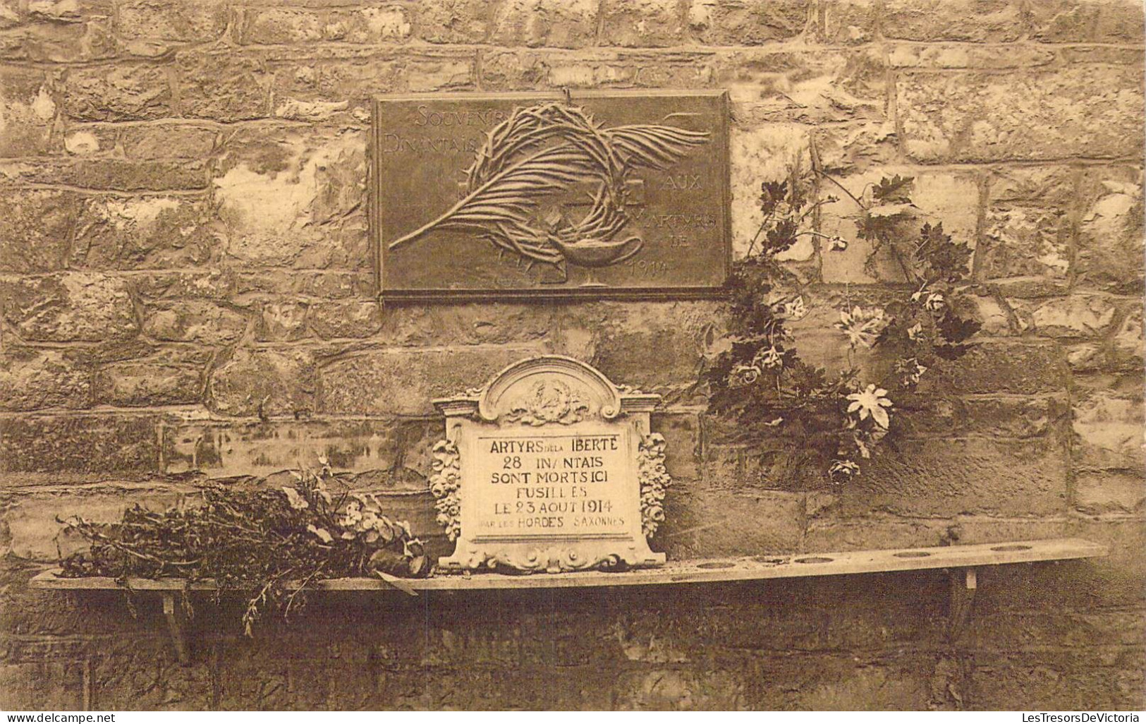 BELGIQUE - Dinant - Bas-relief Au Mur De La Rue Des Tanneries - Carte Postale Ancienne - Dinant