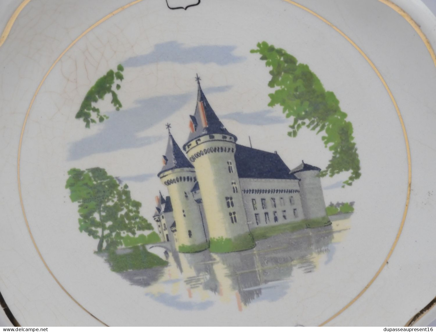 - BELLE ASSIETTE CERAMIQUE GIEN CHÂTEAUX DE LA LOIRE CHATEAU de SULLY   E