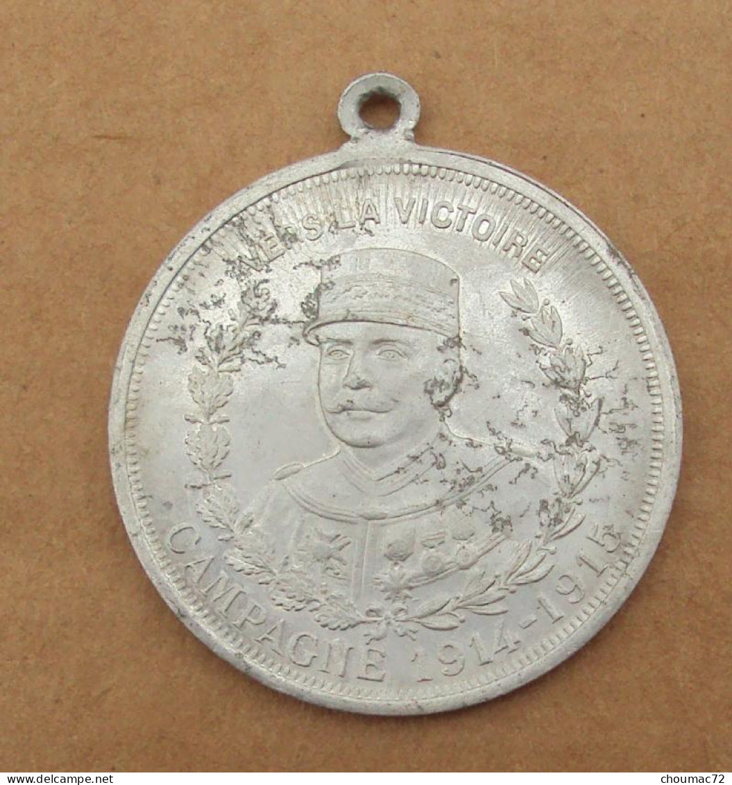 004, Médaille Alu Vers La Victoire Campagne 1914-1915 J'offre Cette Mascotte Au Vaillant Soldat - France