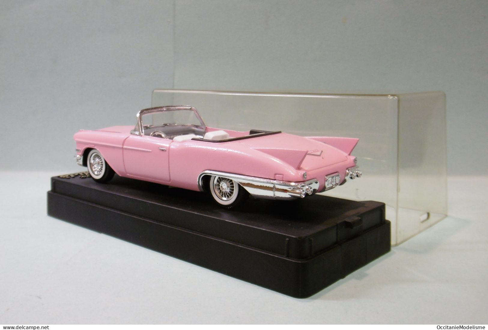 Solido Age D'or - CADILLAC ELDORADO BIARRITZ 1957 Convertible Rose Réf. 4500 BO 1/43 - Solido