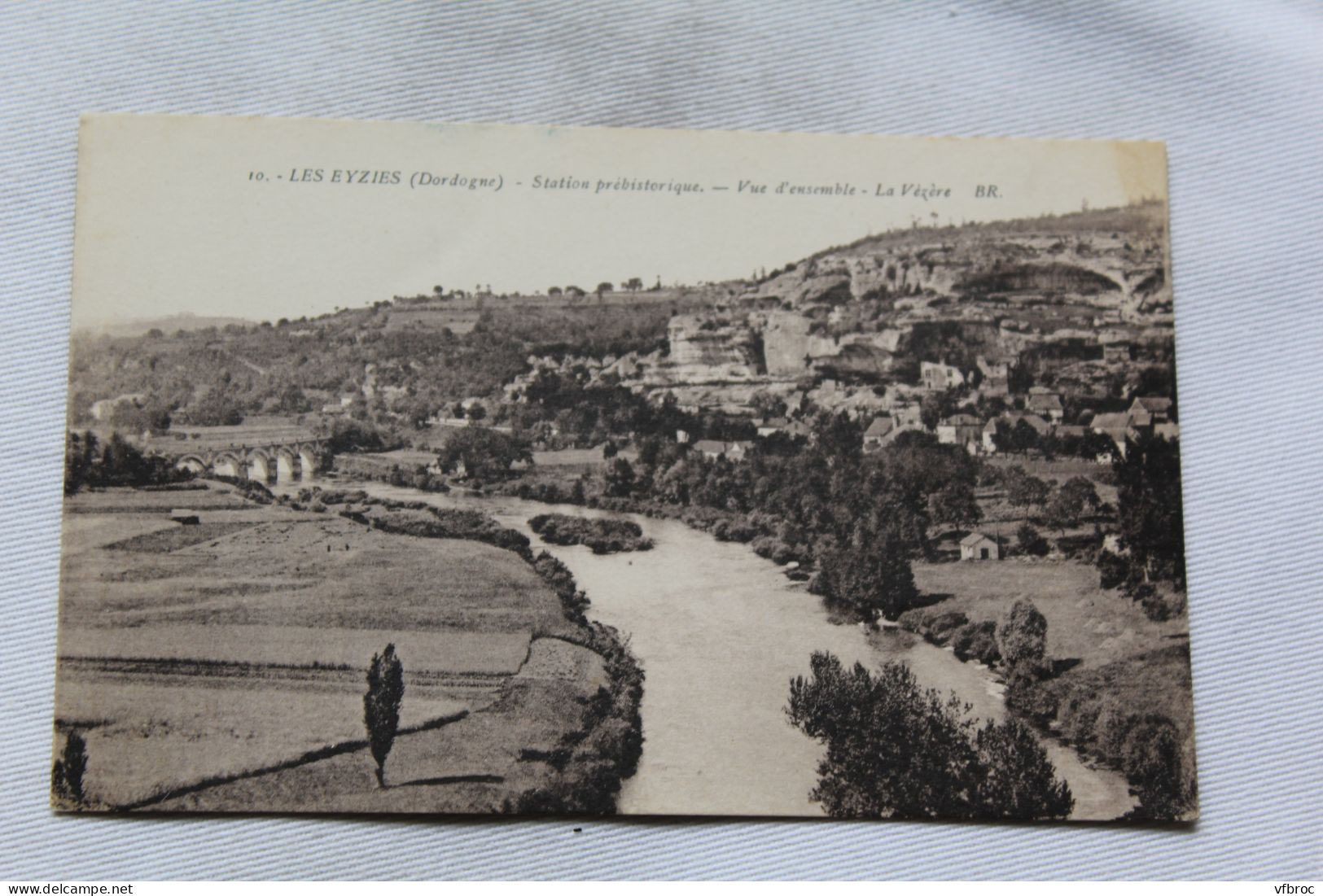 Les Eyzies, Vue D'ensemble, Dordogne 24 - Les Eyzies