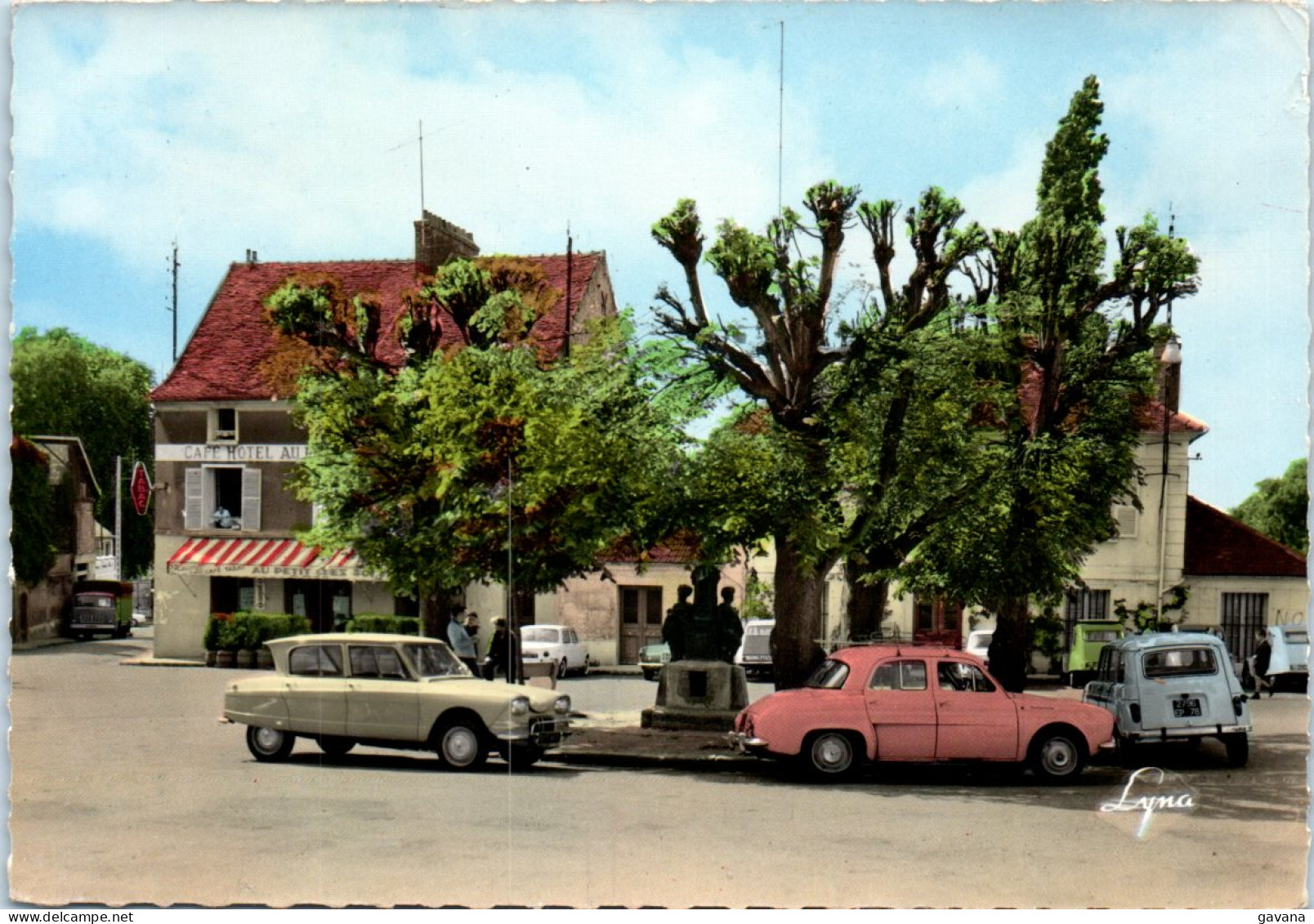 78 LA CELLE-SAINT-CLOUD - Place De L'église  - La Celle Saint Cloud