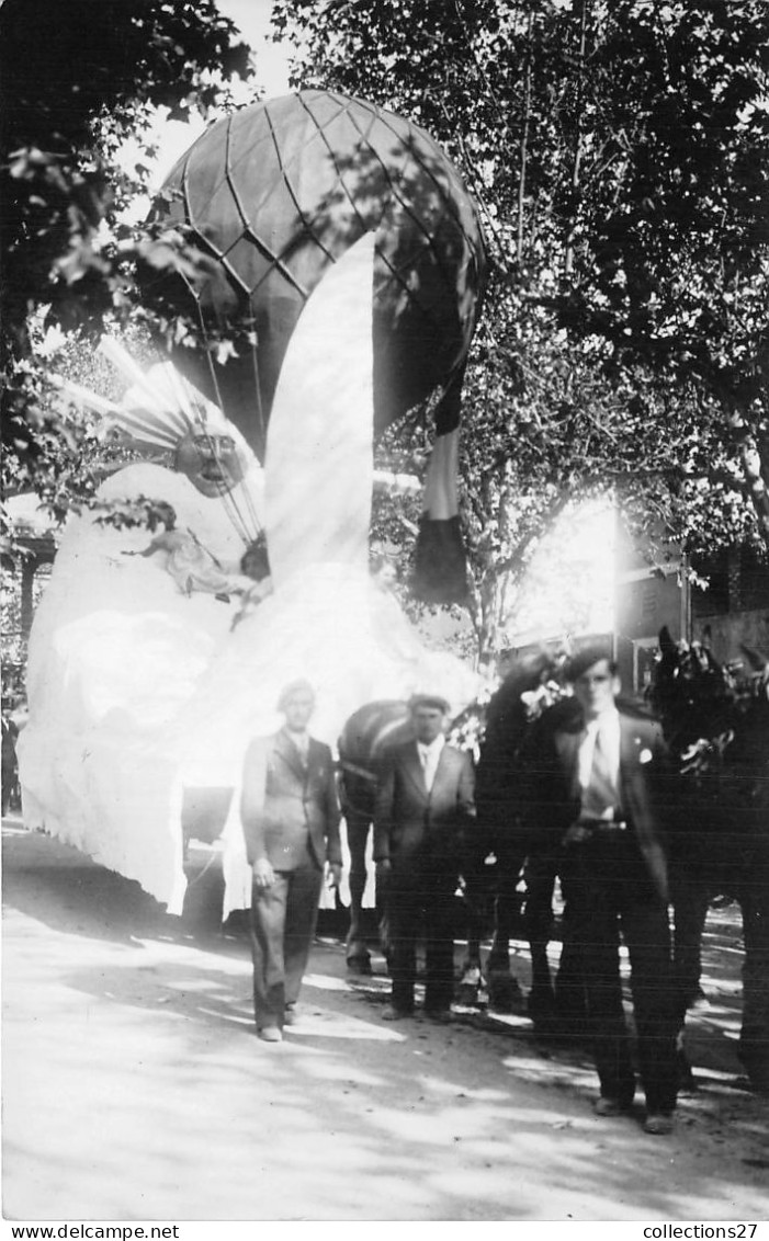 84-APT- CARTE PHOTO - CAVALCADE 1935-  CHAR A L'ASSAUT DE LA STRATOSPHERE - A CONTROLER - Apt