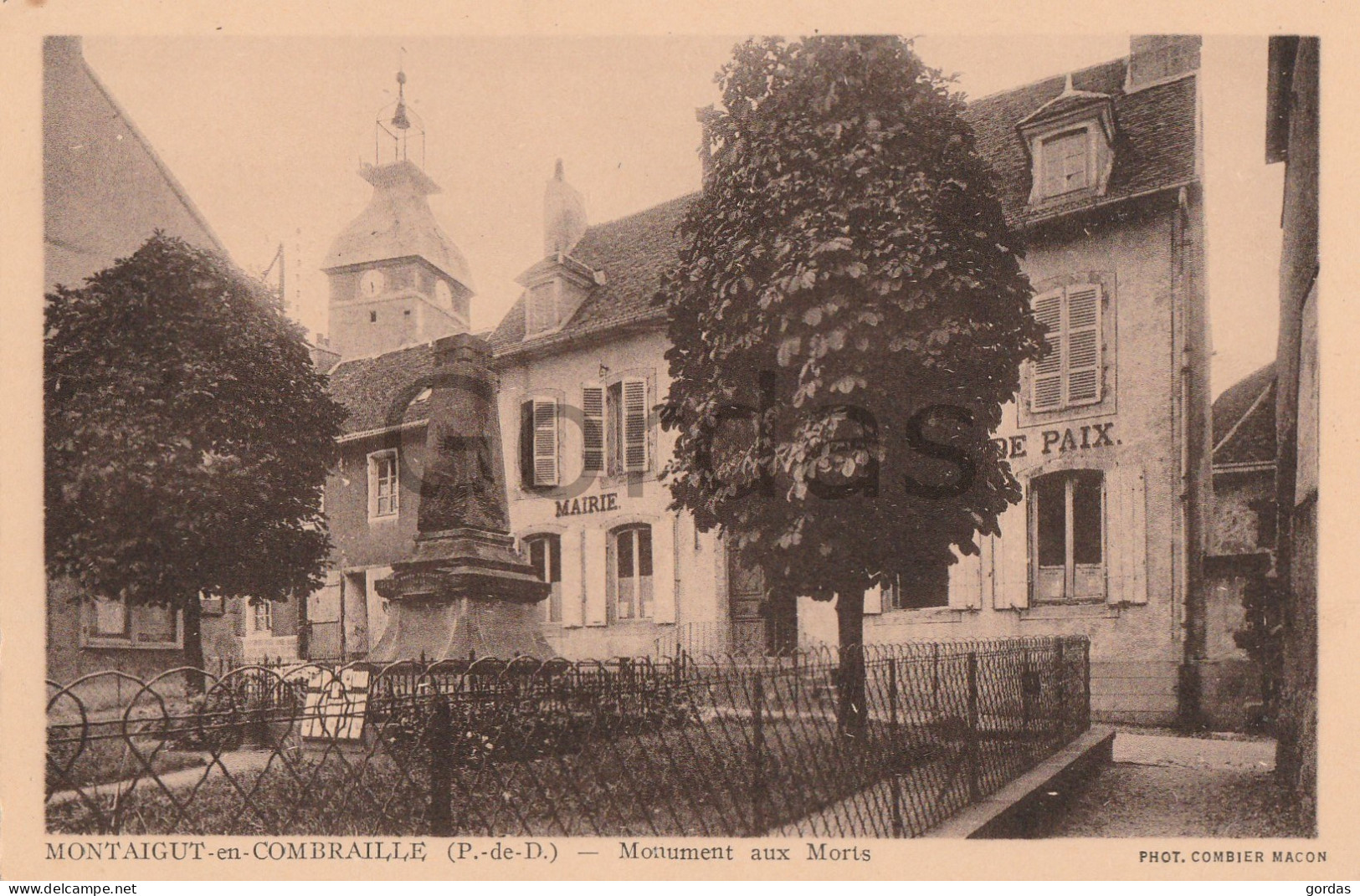 France - Montaigut En Combraille - Monument Aux Morts - Montaigut