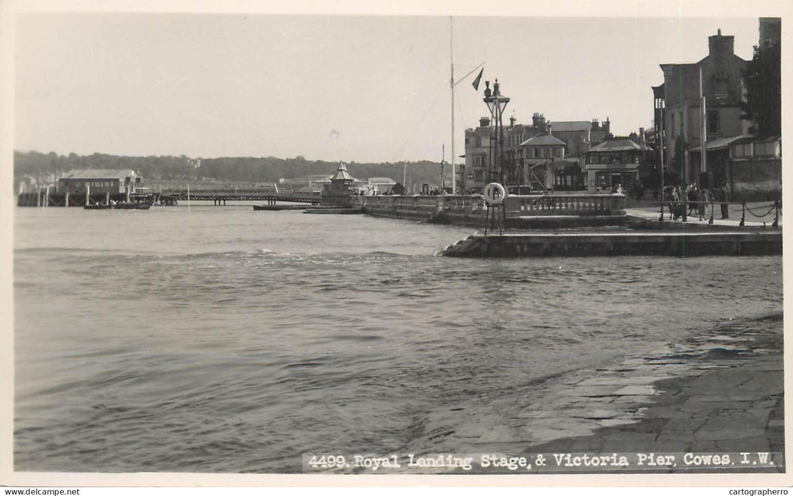 Royal Landing Stage & Victoria Pier Cowes - Cowes