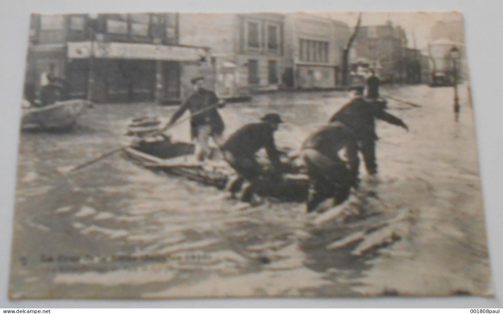 La Crue De La Seine - ( Janvier 1910 ) - Le Ravitaillement En Pain Se Fait Par Canots    ----------- Bte2-4 - Inondations