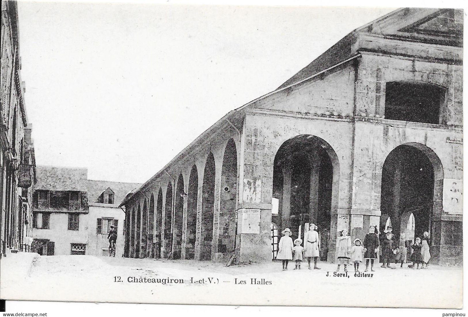 35 CHATEAUGIRON - Les Halles - Animée - Châteaugiron