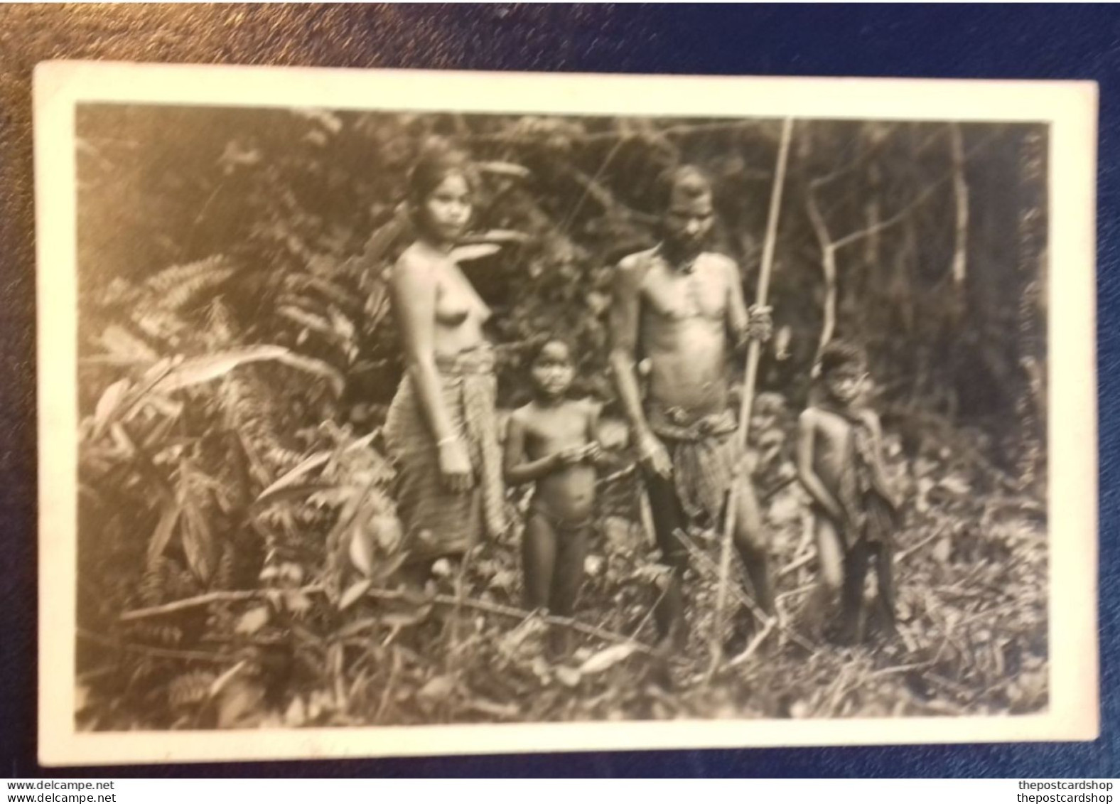 No.4130 Sakai Showing The Blow-pipe Ulu Serting British Empire Exhibition Malaya Pavilion 1924 - Malaysia