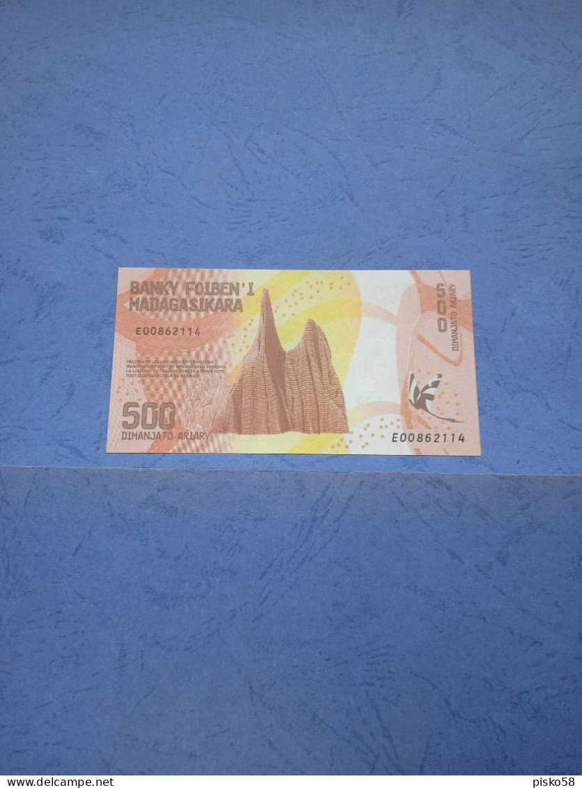 MADAGASCAR-P99 500A  2017 UNC - Madagascar