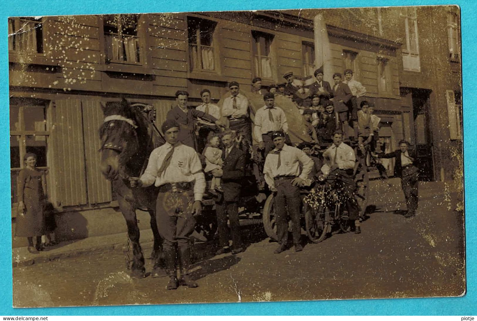 * Sint Eloois Winkel - Ledegem (West Vlaanderen) * (Carte Photo - Fotokaart) Stoet Boerejeugd, Cortège, Char, Cheval - Ledegem