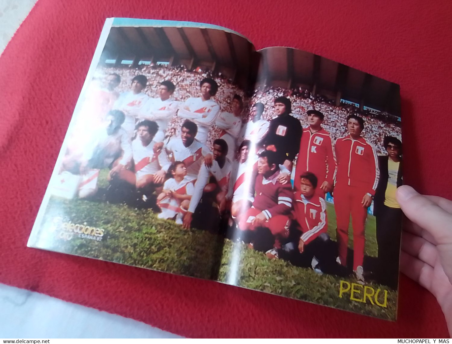 ANTIGUA REVISTA MAGAZINE FÚTBOL 24 SELECCIONES DE ORO ESPAÑA 82 Nº 6 PERÚ CHUMPITAZ CUBILLAS SOTIL..PERU FOOTBALL SPAIN