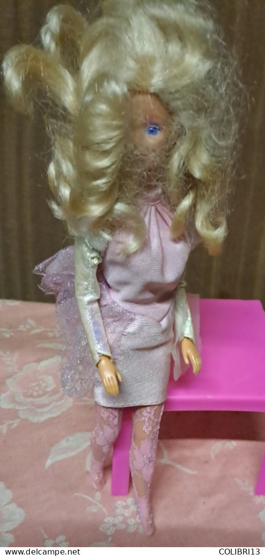 BARBIE TENUE DE SOIREE  BAS RESILLES ROSES Années 1990 Bon état Sans Boite - Barbie