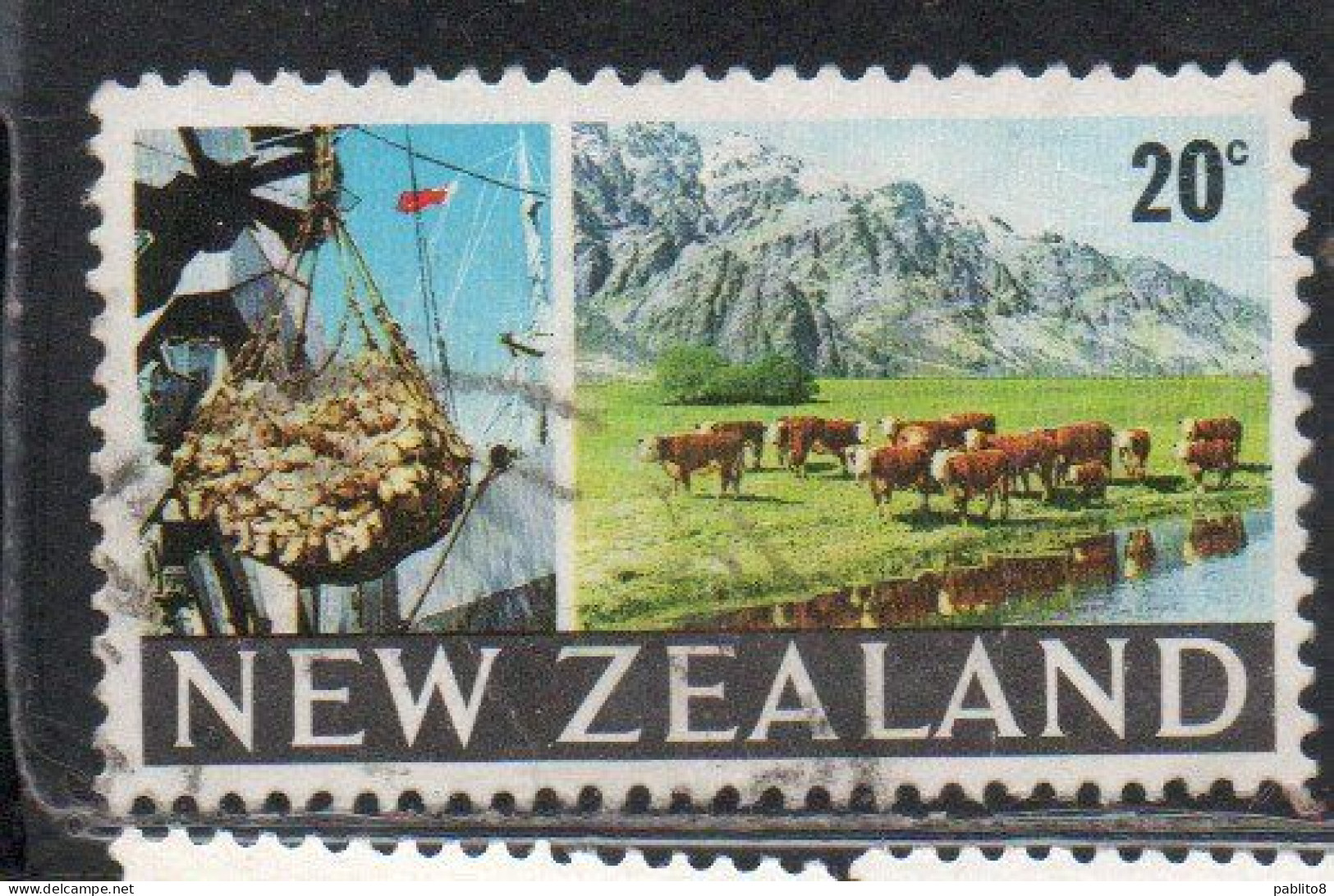 NEW ZEALAND NUOVA ZELANDA 1968 1969 CARGO HOIST AND GRAZING CATTLE 10c USED USATO OBLITERE' - Used Stamps