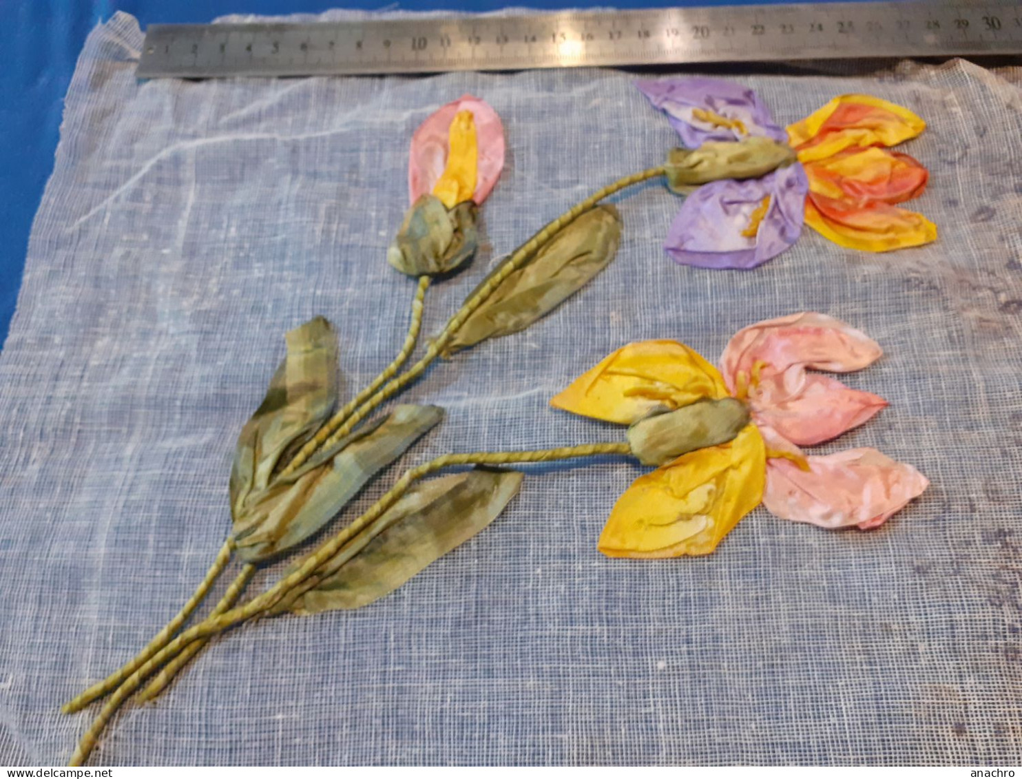 FLEURS BRODERIE à La Main Bouquet De Fleurs à Coudre Satin 1928 - Encajes Y Tejidos