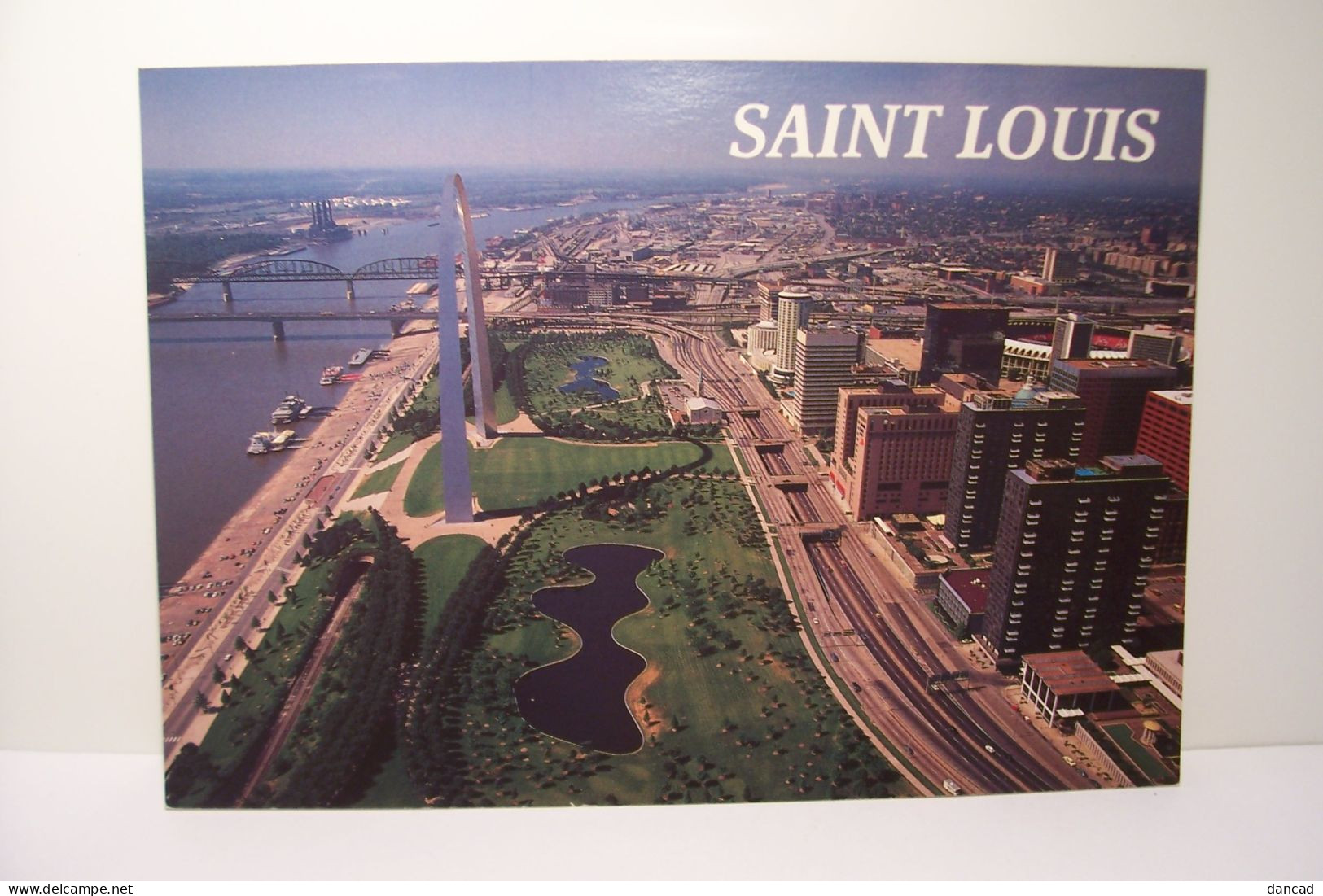 SAINT  LOUIS ,MO  - Photo : James Blank  - ( Pas De Reflet Sur L'original ) - No Paypal - - St Louis – Missouri