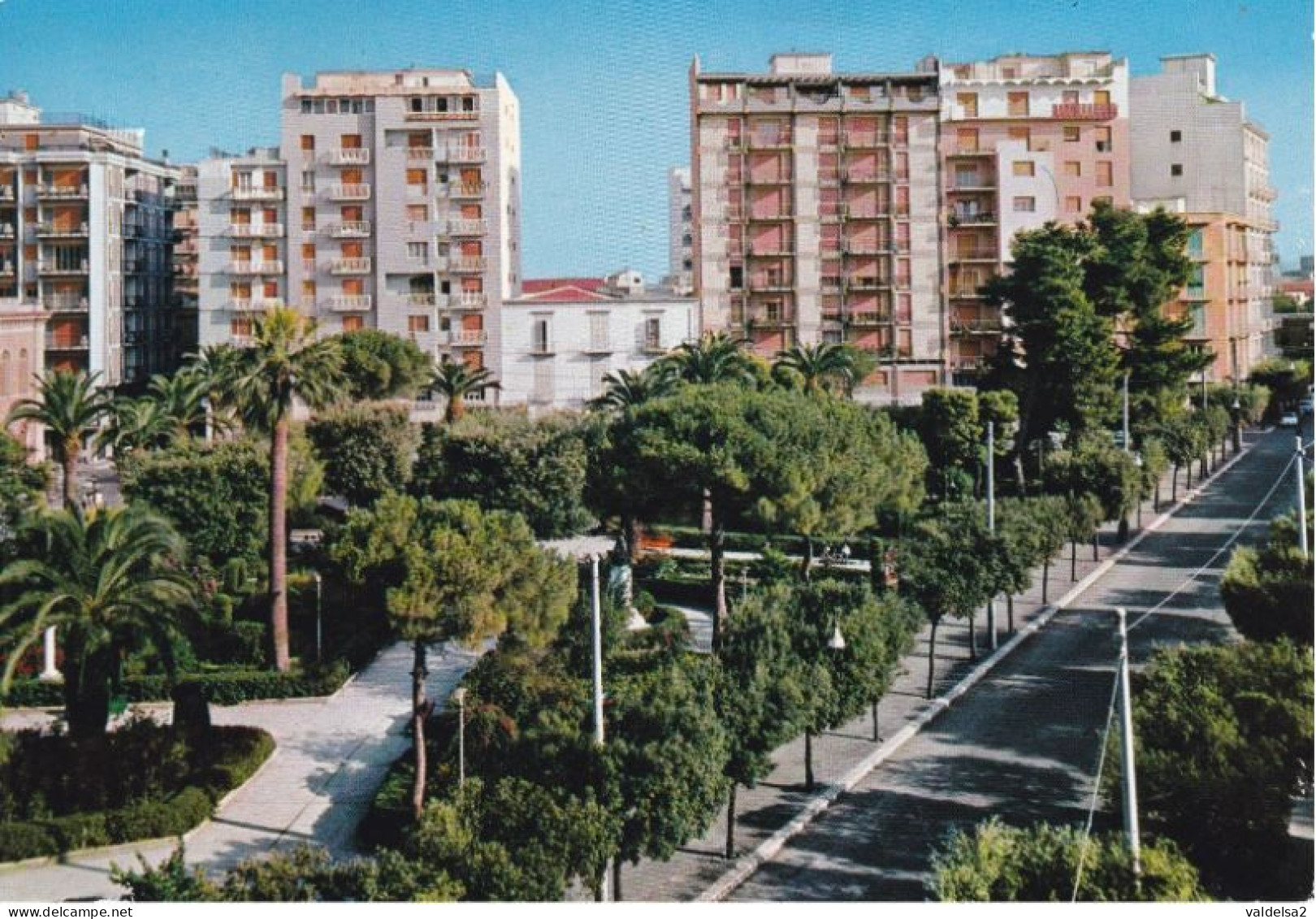 BARLETTA - GIARDINI PUBBLICI - VIALE GIANNONE - NUOVI GRATTACIELI - 1974 - Barletta