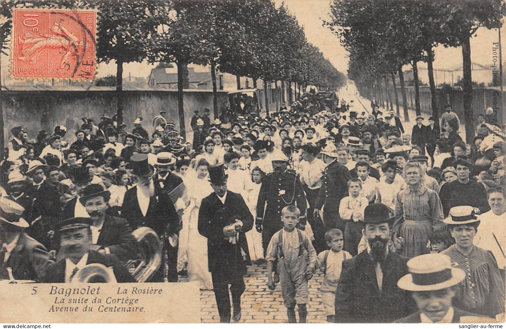 CPA 93 BAGNOLET / LA ROSIERE / LA SUITE DU CORTEGE / AVENUE DU CENTENAIRE - Bagnolet